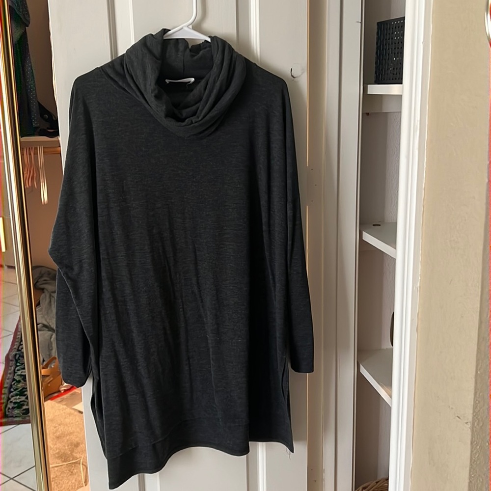 Zenana large light weight charcoal grey turtle neck.